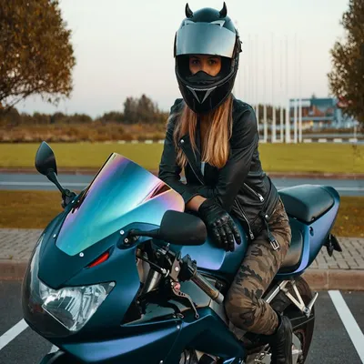 Фото девушек на спортивных мотоциклах