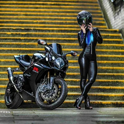 Красивые обои с девушками на спортивных мотоциклах: выбирайте размер и формат