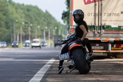 Фото на андроид девушек на спортивных мотоциклах: отличный выбор для смартфона