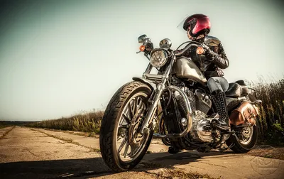 Красотки в кожаных костюмах: девушки на спортивных мотоциклах