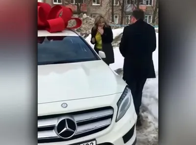 Надо прав лишать\" - ситуацию с девушкой на черном \"Mercedes\" обсуждают в  сети - PrimaMedia.ru