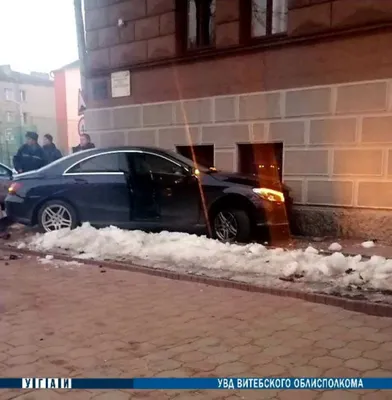 ФОТО: На \"крылатом\" cуперкаре Mercedes-Benz по Таллинну ездит девушка -  Delfi RUS