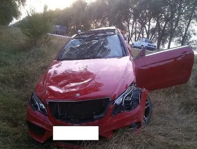 Пьяная девушка разбила Mercedes S-Class, пытаясь скрыться от ГАИ