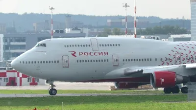 Двухэтажный самолет Boeing 747-400 EI-XLF «Россия» - YouTube