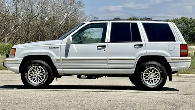 Jeep Grand Cherokee 1993-1995 3D Model by SQUIR