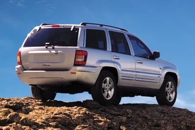 Chrysler Agrees To Recall 2.7 Million Jeep Grand Cherokee, Liberty SUVs