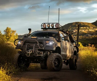 Посмотрите на Toyota Tundra, который спасёт от зомби-апокалипсиса — Motor