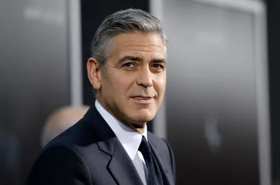 Завораживающие моменты Джорджа Клуни в Full HD: выбирай и скачивай!