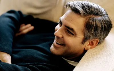 Эксклюзивные кадры звезды Голливуда: скачивай обои с Джорджем Клуни бесплатно.