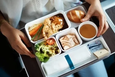 Чем кормят ли в самолете «Аэрофлота» — питание эконом- и бизнес-класса |  flyoneru | Дзен