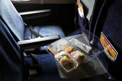 Необычный ресторан: новое представление о еде в самолете