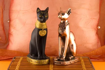 Египетский кот, черный, аккуратный, …» — создано в Шедевруме