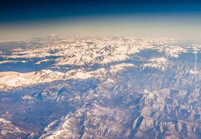 Как выглядит Эльбрус из самолета? И еще 10 невероятных фактов о самой  высокой точке России | Di_travel | Дзен