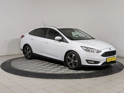 Купить б/у Ford Focus, III Рестайлинг Бензин в Оренбурге, Белый Хэтчбек  5-дверный 2018 года по цене 1 350 000 руб., 3590610 на Автокод Объявления