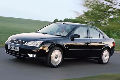 File:1995 Ford Mondeo 1.6 LX Hatchback.jpg - Wikimedia Commons