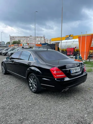 Mercedes S-Class W221 Puts V12 To Work For Autobahn Top Speed Run