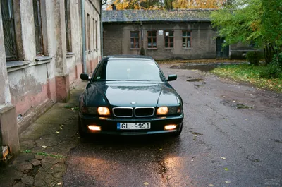 BMW 750IL — тот самый «бумер» из одноименного фильма. Образ черного «бумера»  прочно закрепился в поп-культуре,.. | ВКонтакте