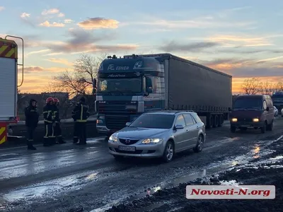 Смертельное ДТП: грузовик сбил мотоциклиста при выезде из Хабаровска —  Новости Хабаровска