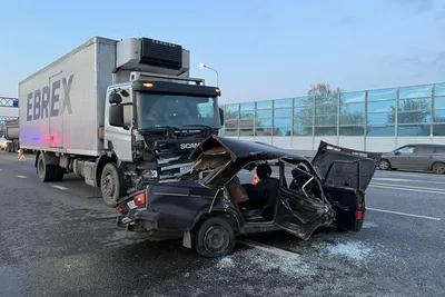 Дальнобойщик погиб в тройном ДТП грузовиков на трассе в Волгоградской  области