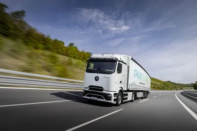 Новости Русбизнесавто: Mercedes-Benz Actros L - новые магистральные  грузовики премиум сегмента