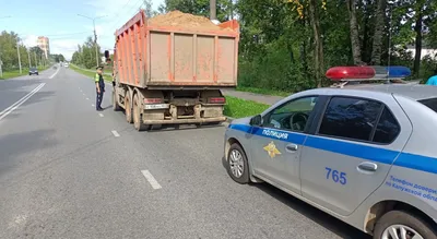 На Ставрополье водитель отвлёкся на упавший телефон и врезался в грузовик  :: 1777.Ru