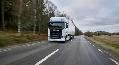 Грузовик Scania в тюнинге с пробегом 2 млн. км., и мощностью 620 л.с., -  кровать от DAF и выхлоп из ада. | В РЕЙСЕ | Дзен