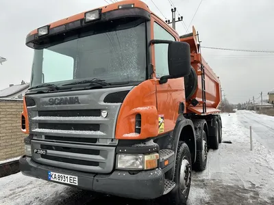 Несколько грузовиков Scania подряд Редакционное Стоковое Изображение -  изображение насчитывающей пересылка, припарковано: 202402189