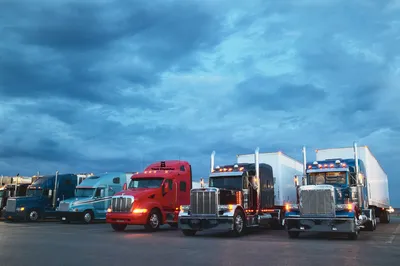 Почему в США так много грузовиков с половинчатыми кабинами | АВТО ПОЧЕМУЧКА  | Дзен