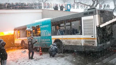 Фото: Автобус зимой в Санкт-Петербурге. Фотограф Митя Стрельников. Город.  Фотосайт Расфокус.ру