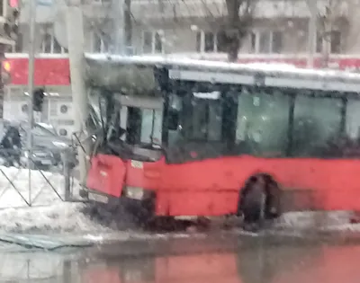Юрист рассказал о судьбе автобуса, который въехал в переход в Москве —  25.11.2019 — Криминал на РЕН ТВ