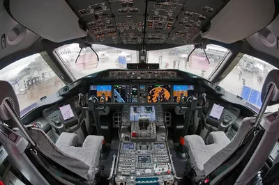 Знает ли пилот назначение всех кнопок в кабине самолета? | Пикабу