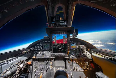 Внутри современной кабины самолета двигателя Стоковое Фото - изображение  насчитывающей взлет, пассажиры: 117193908
