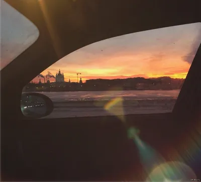 Дождливая погода из окна автомобиля в проселочной дороге Стоковое Фото -  изображение насчитывающей ненастно, путешествие: 185476052