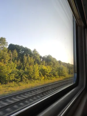 Вид из окна поезда pov стоковое фото. изображение насчитывающей  самомоднейше - 185454294