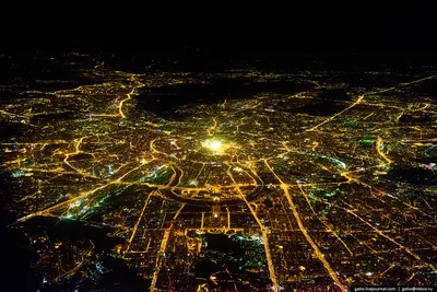 Взлет самолета из Москвы Красивый вид из иллюминатора на ночной город -  YouTube