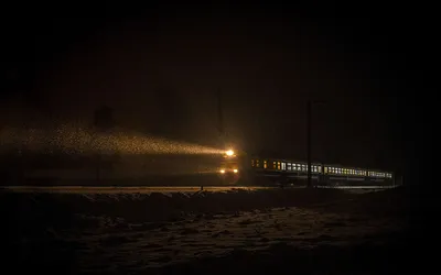 Вид из окна поезда. Въезд в город из ночи. Ночное небо в лесу - YouTube