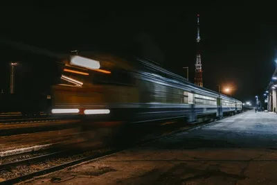 Лучшие фото (10 000+) по запросу «Ночной Поезд» · Скачивайте совершенно  бесплатно · Стоковые фото Pexels