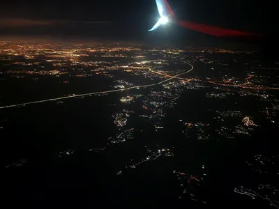 Окно самолета ночью - 65 фото