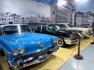 Автомобили из музейных коллекций прокатились по столице