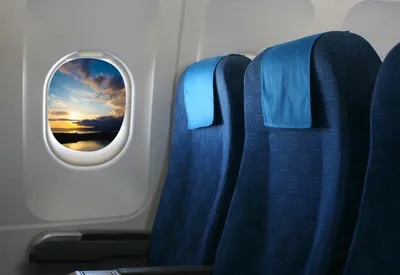 Какие места лучше выбрать в самолете | UniTicket.ru