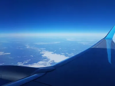 самолет виден из окна самолета самолета Фон Обои Изображение для бесплатной  загрузки - Pngtree
