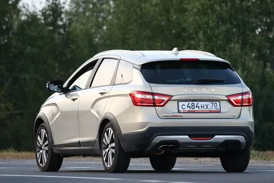 File:Lada Vesta SW Cross in Tomsk 01.jpg - Wikimedia Commons