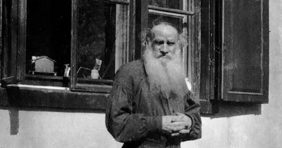 В Иванове можно увидеть портрет Льва Толстого из строчек его повести и  ультрамодный галстук (ФОТО)