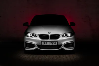 Видео: BMW M760Li за 14 миллионов рублей, которая завтракает спорткарами —  Видео — Лаборатория — Motor