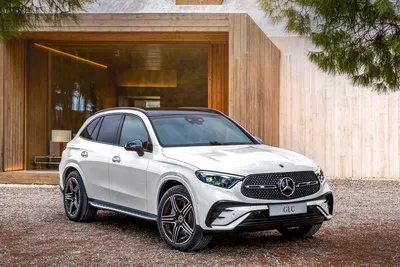 The Mercedes-Benz EQE SUV embodies everything good – and bad – about  electric cars | British GQ
