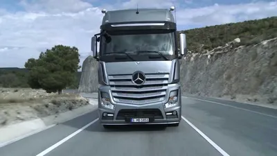 Mercedes Actros Euro 6 with Predictive Powertrain Control FR - YouTube