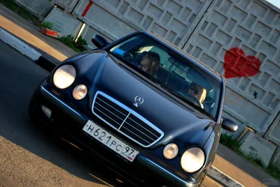 🚘АВТОРЫНОК on Instagram: \"🚘Mercedes-Benz E 5.0 AT, 1999 _ 💰Цена: 630 000  руб. _ Ассалам Алейкум, продам живой очкарик машина в таком состоянии как  на первой фотке - бампер есть крыла нет ,