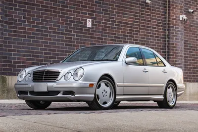 Three-Pedal AMG - Manual-Swapped Mercedes E55 AMG