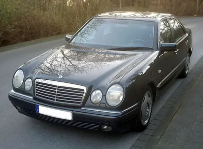 Review: Mercedes E Class W210 ( 1995 - 2003 ) - Almost Cars Reviews