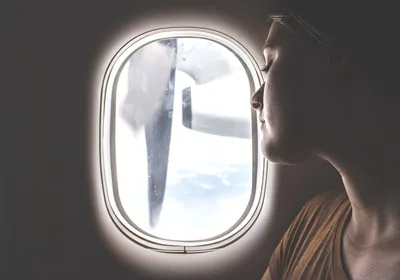 Человек умер в самолете: как перевозят труп, ответственность авиакомпании и  причины смерти